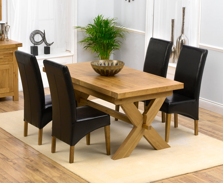 Ebern Designs Essgruppe Alysbury mit ausziehbarem Tisch und 4 Stühlen